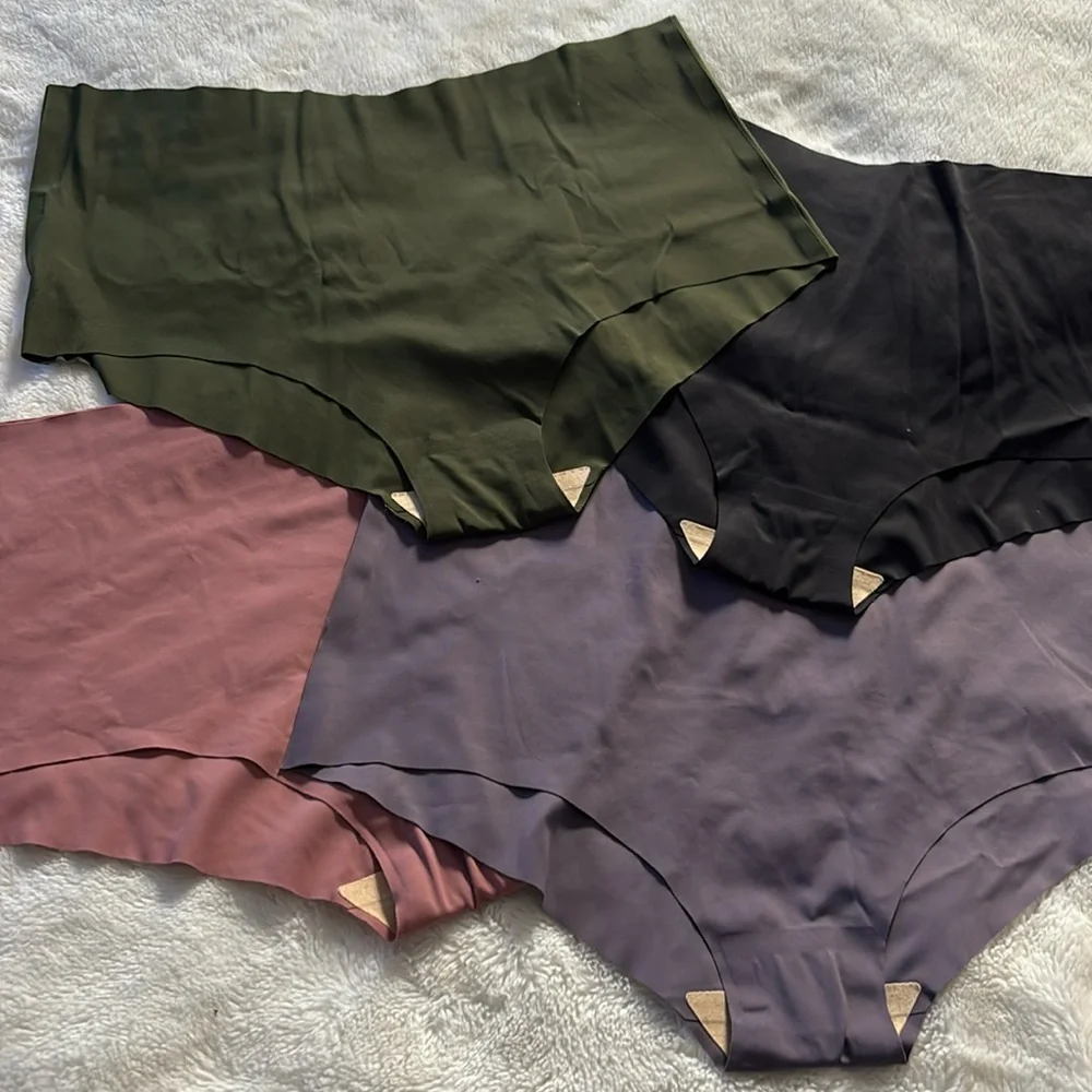 NWOT- Seamless Panties Set of 4- Black, Green, Purple, Pink(red not included)
